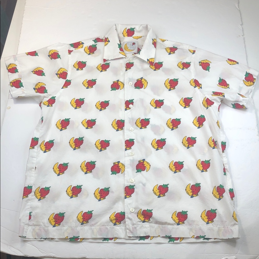 Sky High Farm Shirt Men’s Medium Cotton Strawberry and Moon Print Short Sleeve